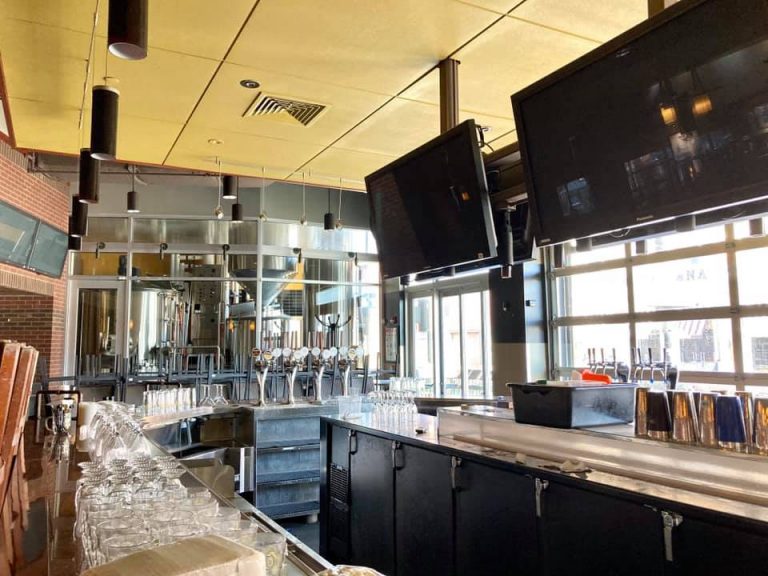 Santora's Pizza Pub & Grill, 1927 Brew House Now Open at Walden